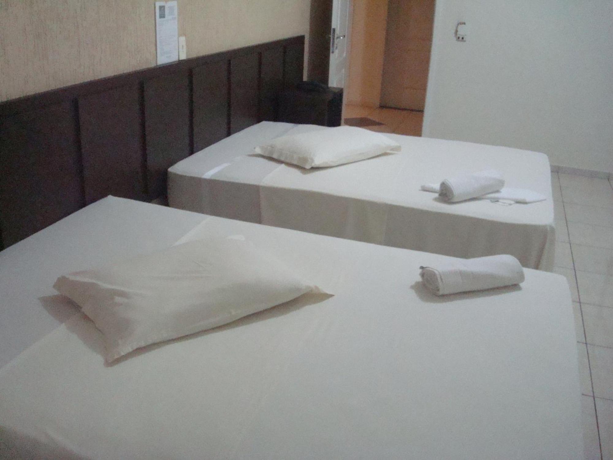 Hotel Maestro Express Toledo Quarto foto